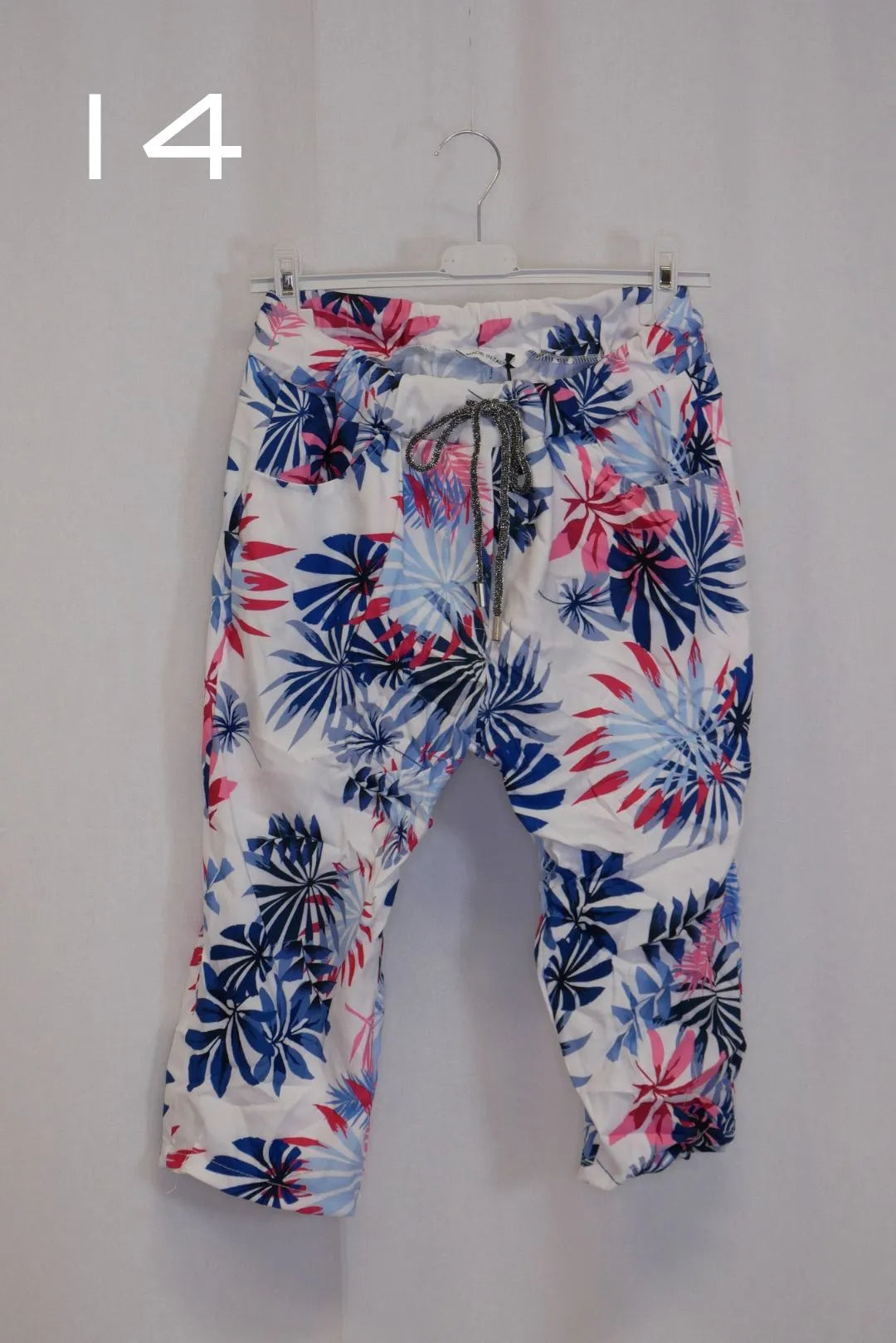 Kuviolliset Shortsit/caprit Suvi 38-42