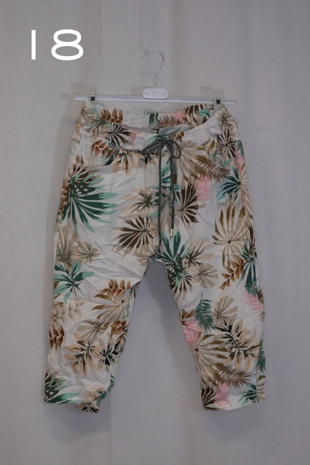 Kuviolliset Shortsit/caprit Suvi 38-42