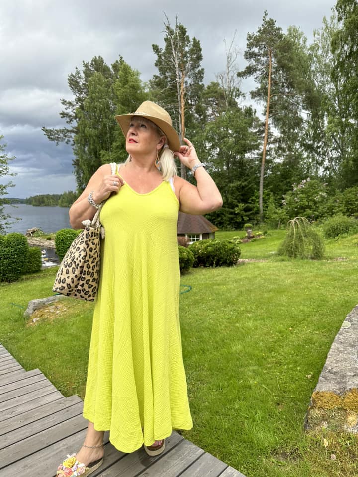 Pehmeä hihaton mekko XL/XXL