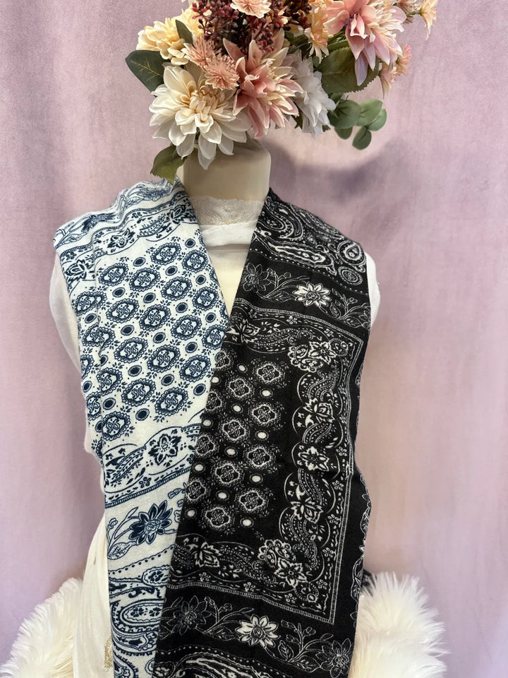 Huivi paisley kuosilla