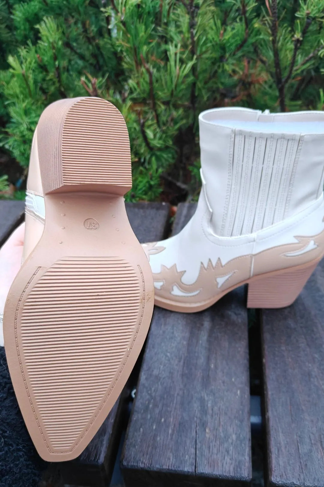 Bootsit Karita